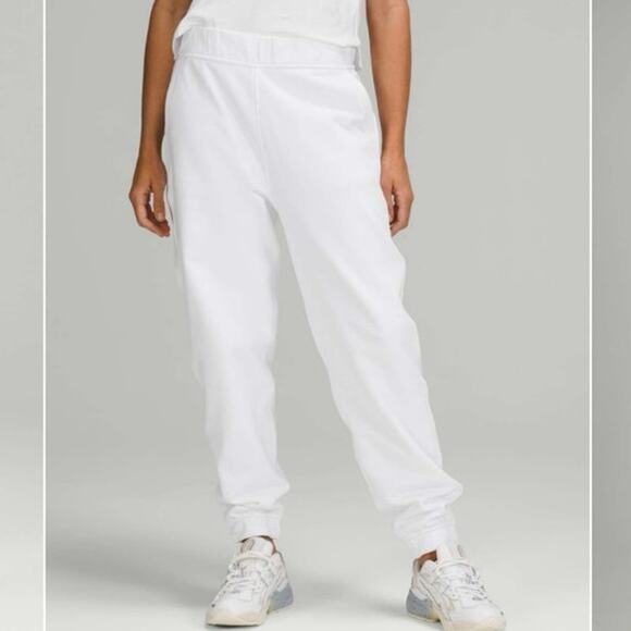 Lululemon Athletica Pants - NWOT Lululemon Relaxed High-Rise Jogger
White Size 20